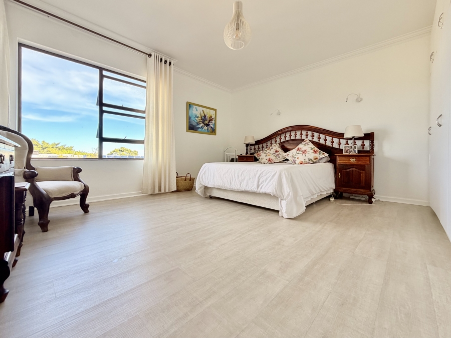 3 Bedroom Property for Sale in Voelklip Western Cape
